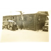 Foto av den tyska Kübelwagen Horch 901 Sd.Kfz 15 i vintercamo
